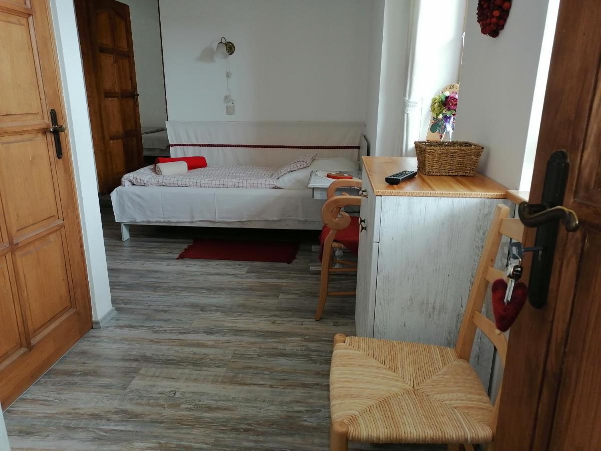 Mives Vendeghaz Otel Pogány Dış mekan fotoğraf